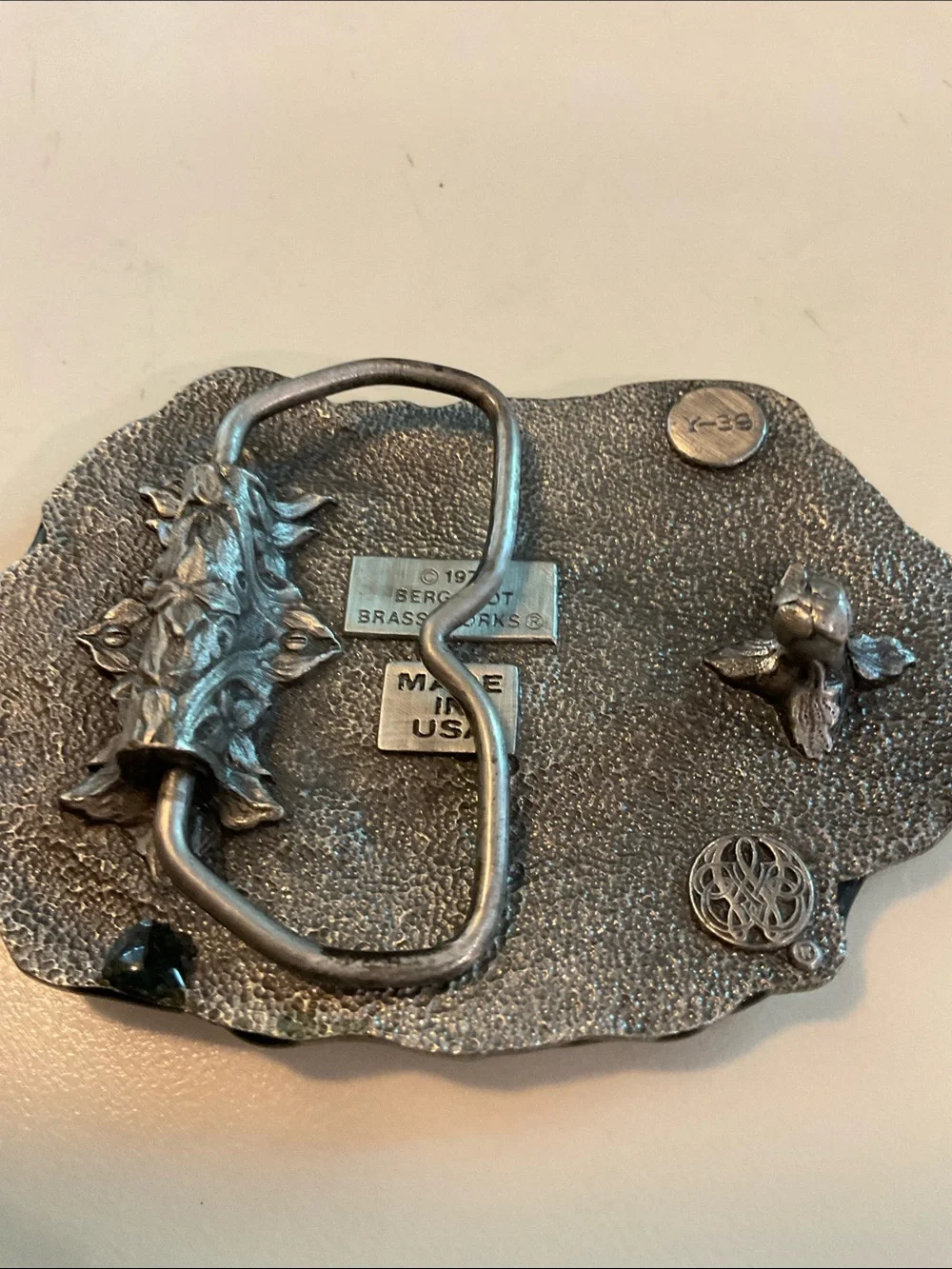 Men’s belt buckle with 3 different airplanes on front. Like new, never worn.